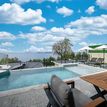 Sleeps 4 With Seaview Awz 270 וילה